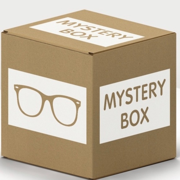 NWT DESIGNER/ LUXURY MYSTERY SUNGLASSES BUNDLE​​ - Picture 3 of 3